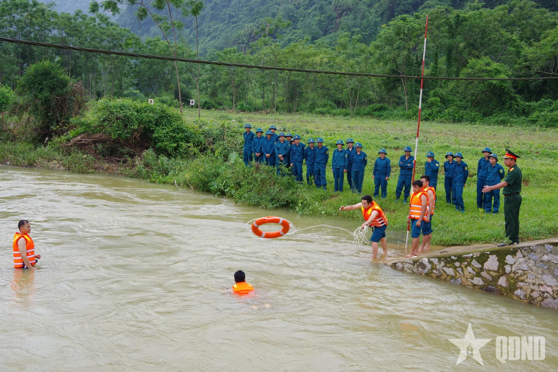 Các đơn vị Quân đội chủ động ứng phó các hình thái thiên tai